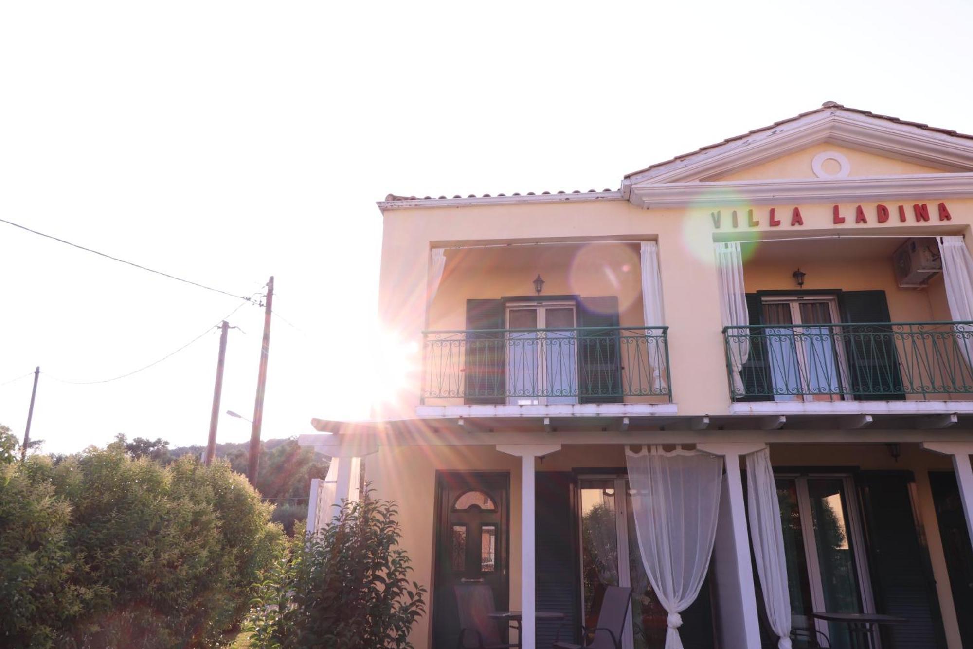 Villa Ladina Lygia  Ngoại thất bức ảnh