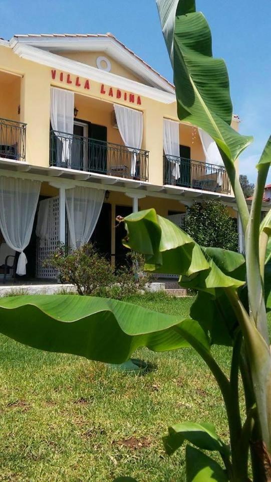 Villa Ladina Lygia  Ngoại thất bức ảnh